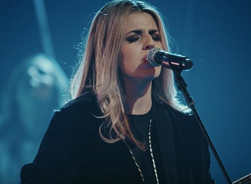 «Who You Say I Am» es el tema #1 más cantado en las Iglesias, según CCLI