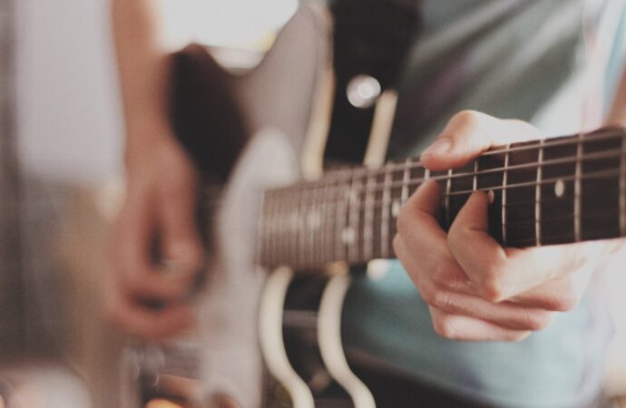 10 consejos para comenzar a escribir tu propia música de adoración